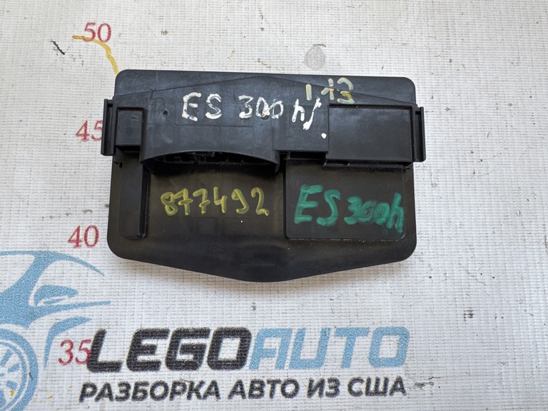 Блок света Junction Block Lexus ES300h 13-18