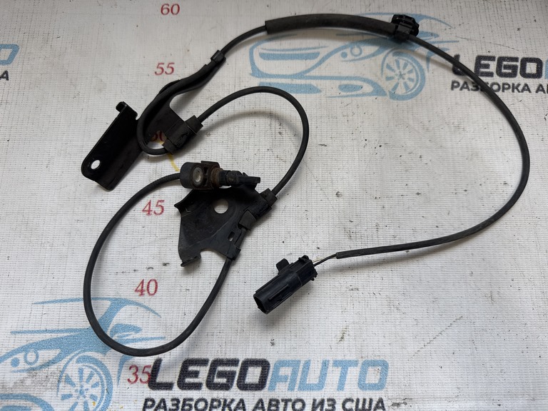 Датчик ABS перед лев Toyota Prius V 12-