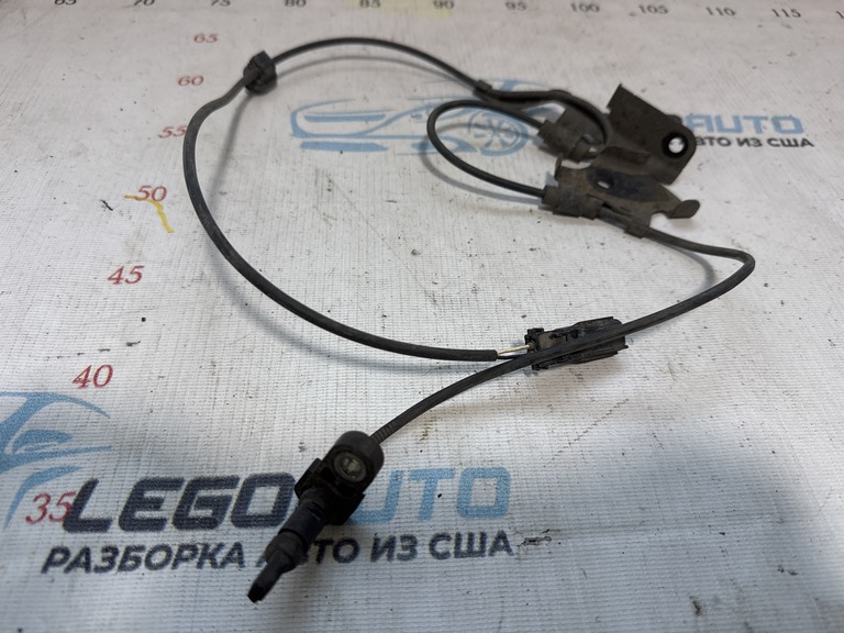 Датчик ABS перед прав Toyota Prius 30 10-15