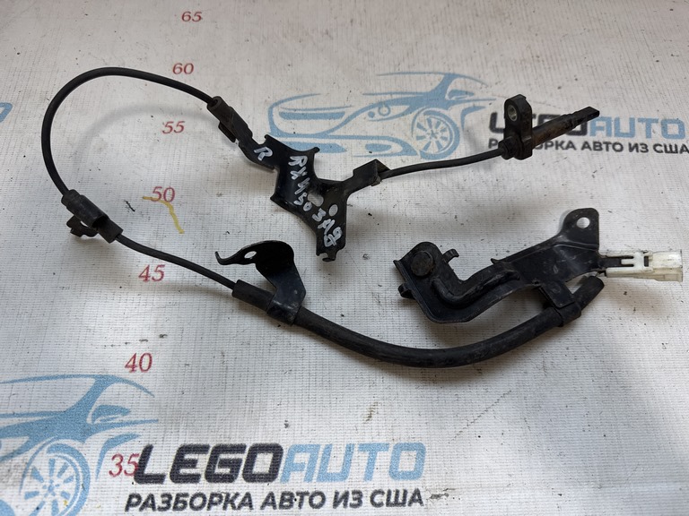 Датчик ABS задний правый Lexus RX350 RX450h 10-15 AWD (02)