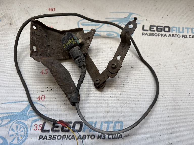Датчик наклона кузова задний Lexus GS300 GS350 GS430 GS450h 06-11 с тяжкой