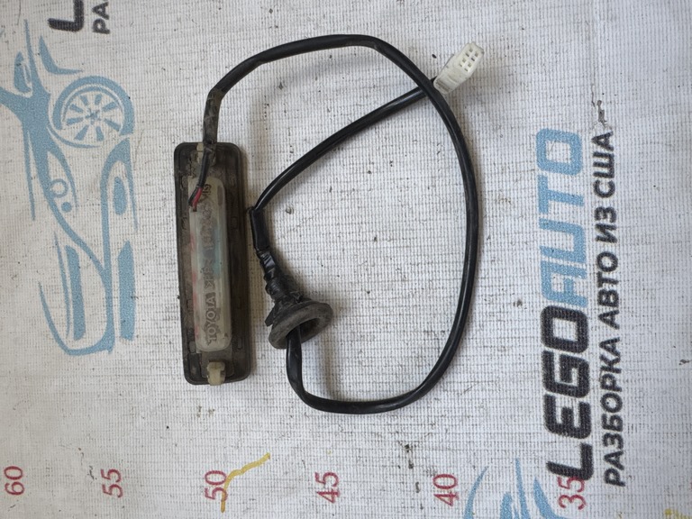 Кнопка открытия двери багажника Toyota Prius 20 04-09