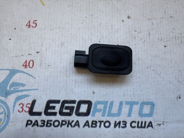 Кнопка открытия крышки багажника Ford Fusion mk5 13- внешняя