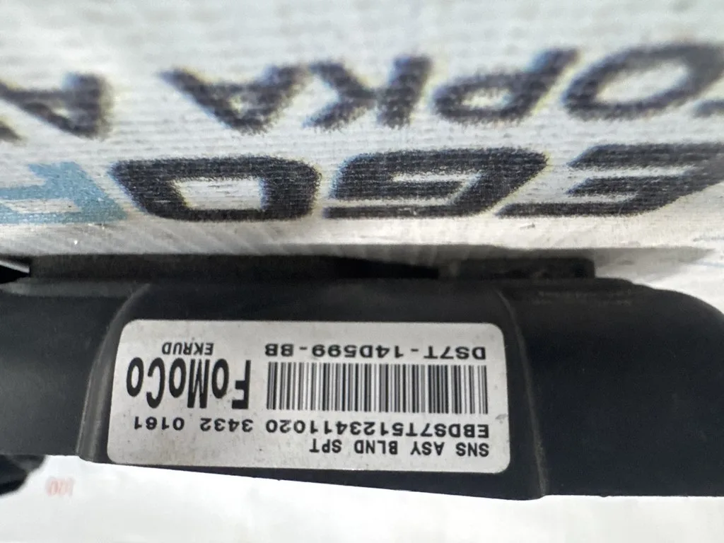 Кронштейн датчика слепых зон правый Ford Fusion mk5 13-16 — фото 3