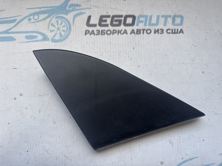 Крышка зеркала внутренняя  передняя правая Toyota Avalon 13-18 черная
