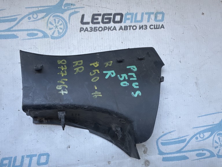 Накладка фонаря внешнее крыло задняя правая Toyota Prius 50 16-18