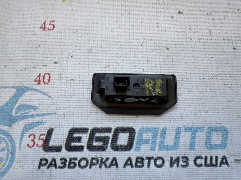 Подсветка номера крышки багажника прав Tesla Model 3 18- — фото 2