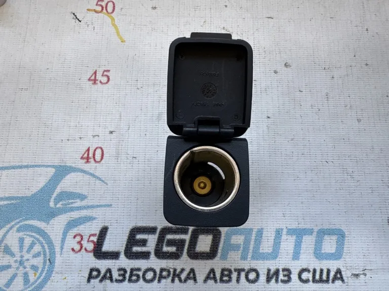 Прикуриватель центральной консоли задний Ford Escape MK4 20-23 — фото 2