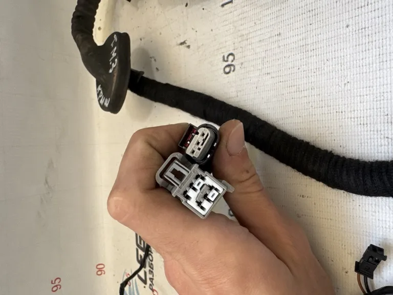 Проводка крышки багажника  Tesla Model 3 21-23 — фото 3