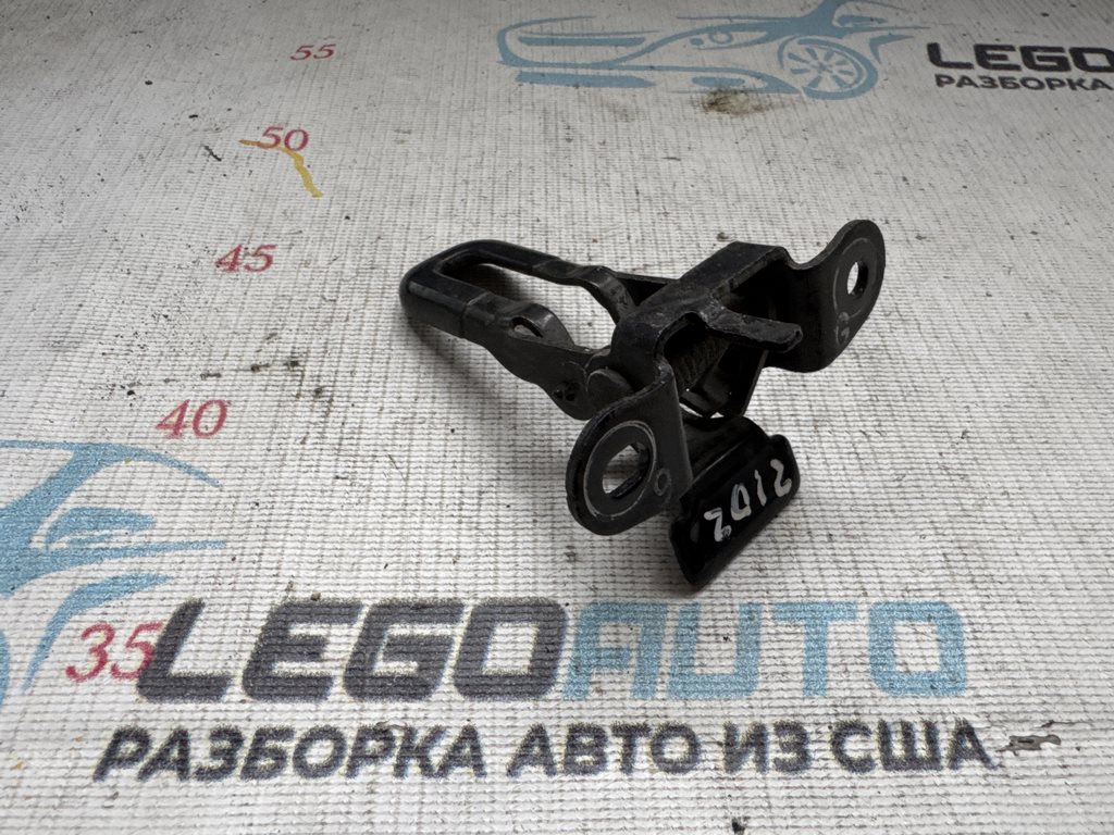 Рычаг открытия замка капота Lexus RX350 RX450h 10-15