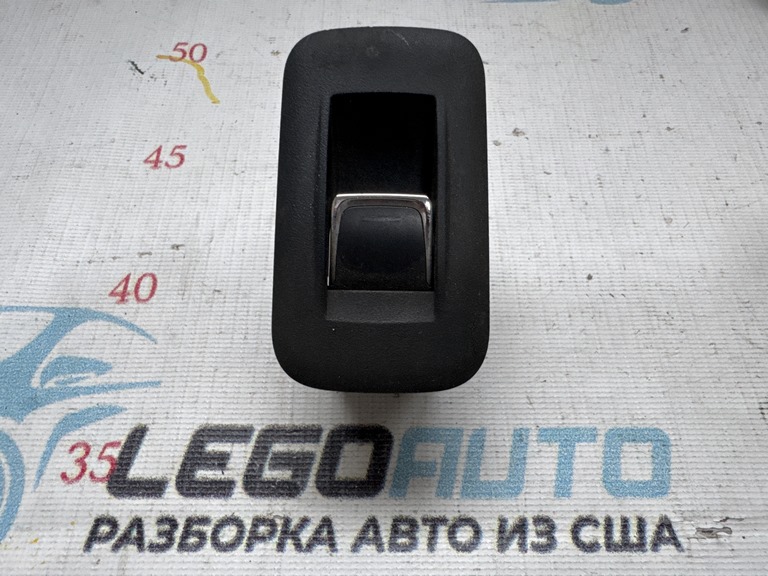 Управление стеклоподъемником зад левым Lexus RX350 RX450h 16-22 черн,с хром наклад