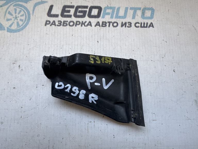 Заглушка решетки дворников правая Toyota Prius V 12-