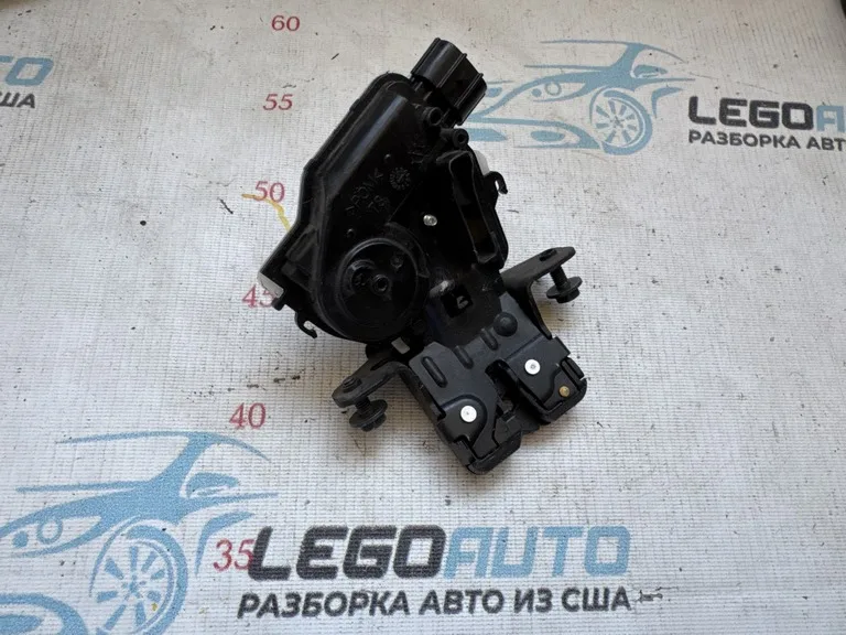 Замок двери багажника Toyota Prius 50 16- — фото 2