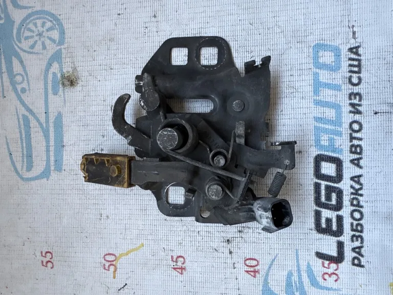 Замок капота лев Ford Fusion mk5 13-16 с датчиком, погнута ручка ( работает ) — фото 4