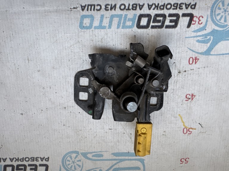 Замок капота лев Ford Fusion mk5 13- с датчиком сломана защелка