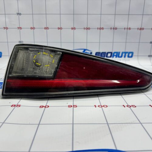 Фонарь нижний бампер правый Toyota Prius 50 16-18 8158147020
